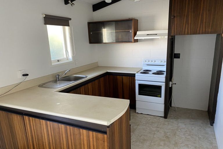 Photo of property in 2/6 Bond Crescent, Forrest Hill, Auckland, 0620