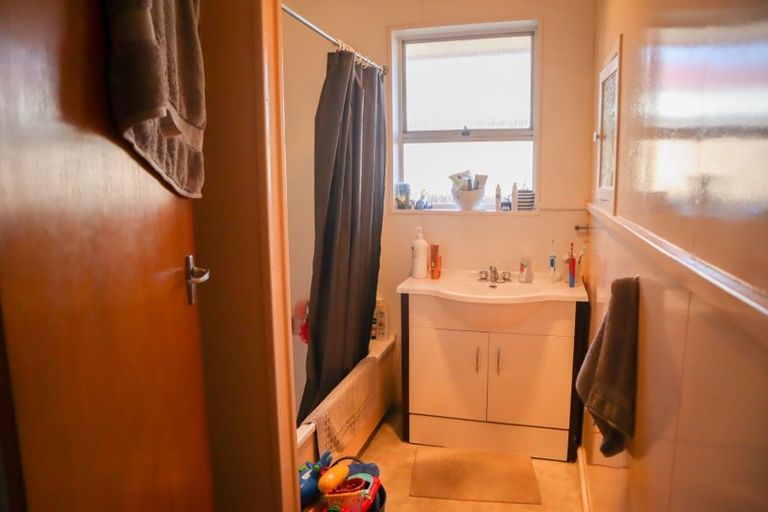 Photo of property in 2/2 Cedars Street, Hoon Hay, Christchurch, 8025