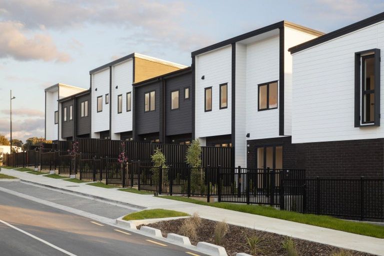 Photo of property in 4b Scott Road, Stanmore Bay, Whangaparaoa, 0932