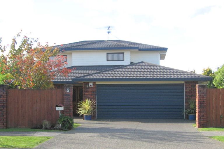 Photo of property in 5 Suncrest Drive, West Harbour, Auckland, 0618