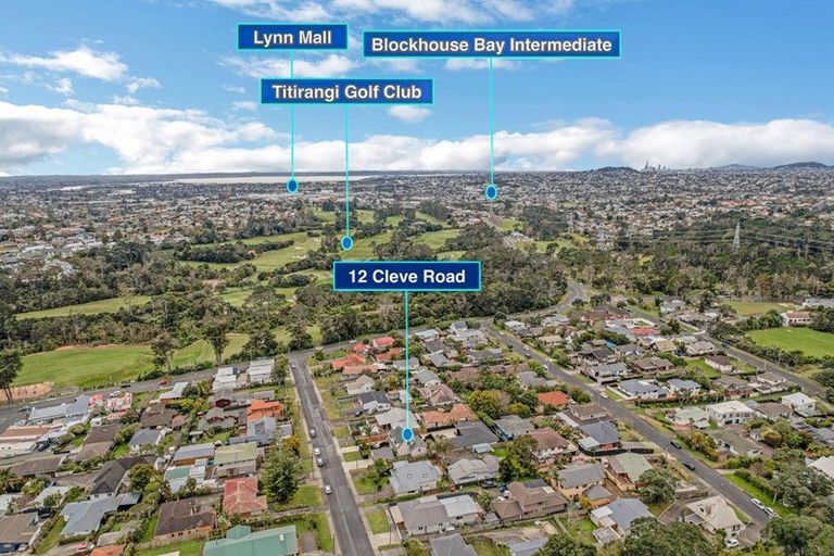 Photo of property in 12 Cleve Road, Green Bay, Auckland, 0604
