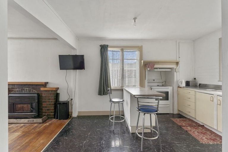 Photo of property in 122 Waikawa Road, Picton, 7220