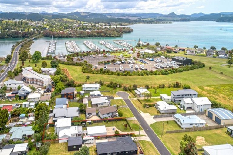Photo of property in 107 Riverview Road, Whangamata, 3620