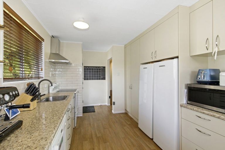 Photo of property in 32 Kingsley Street, Stokes Valley, Lower Hutt, 5019