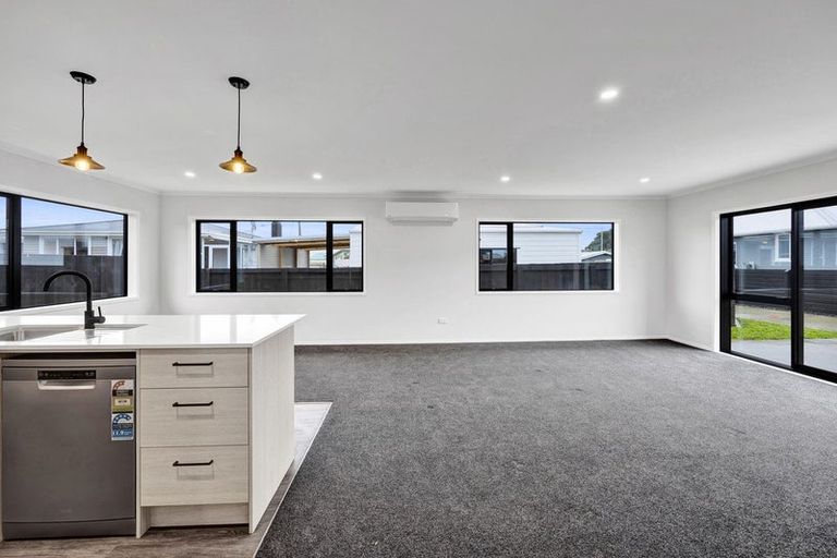 Photo of property in 30a Hunter Street, Hawera, 4610