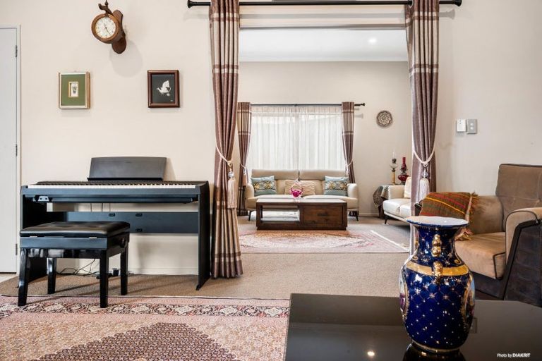 Photo of property in 11 Arthur Carwen Place, Pukekohe, 2120