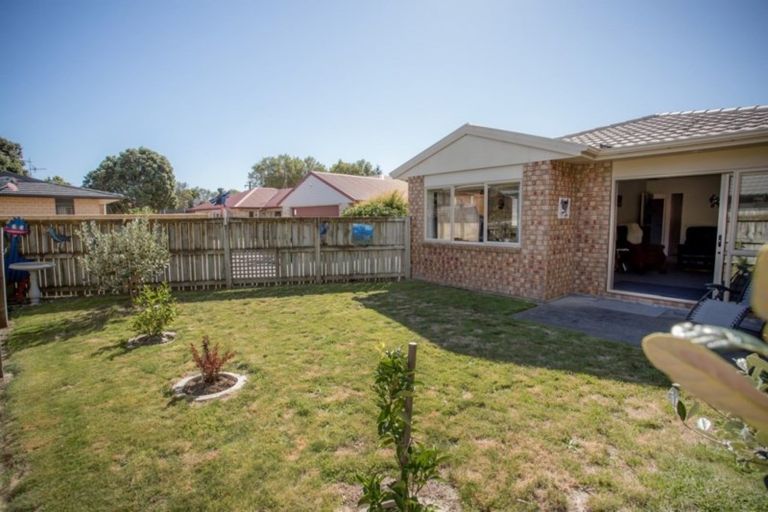 Photo of property in 6 Cabernet Close, Paraparaumu, 5032