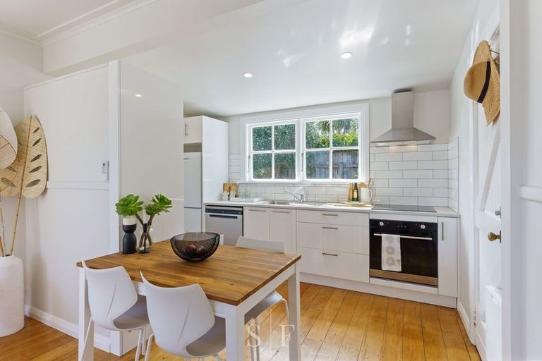 Photo of property in 15 Rauparaha Street, Waikanae Beach, Waikanae, 5036