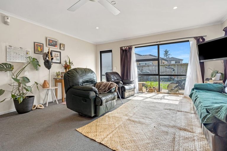 Photo of property in 12 Lane Road, Weymouth, Auckland, 2103