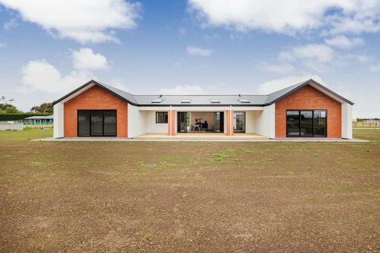 Photo of property in 11 Te Kahu Lane, Halcombe, Feilding, 4779