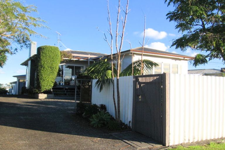 Photo of property in 60 Sunrise Avenue, Mairangi Bay, Auckland, 0630