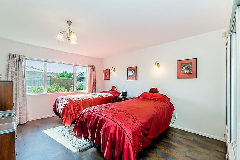 Photo of property in 27 Jade Lane, Paraparaumu, 5032