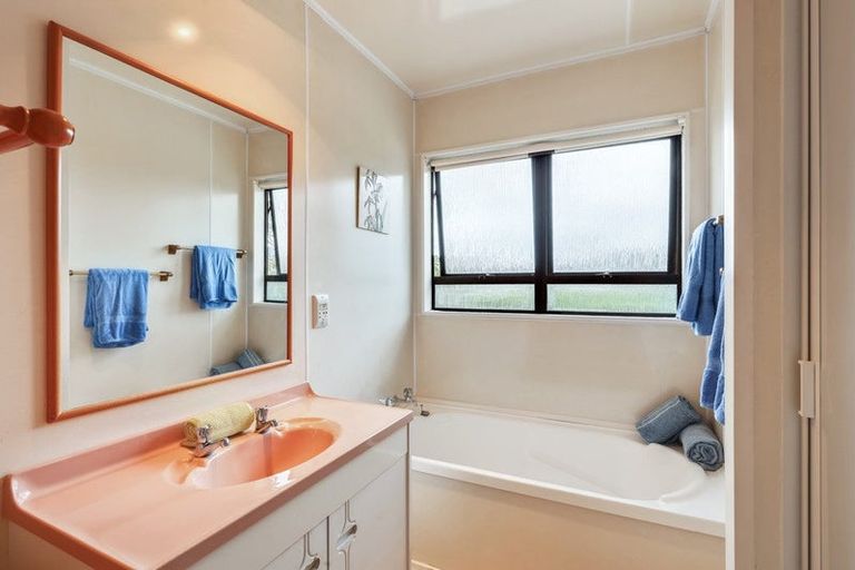 Photo of property in 18 Cullen Street, Mangawhai Heads, Mangawhai, 0505