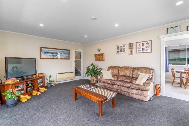 Photo of property in 24 Cargill Street, Waikiwi, Invercargill, 9810
