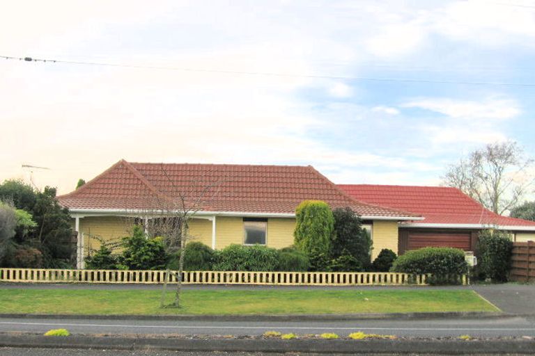 Photo of property in 2 Delamare Road, St Andrews, Hamilton, 3200
