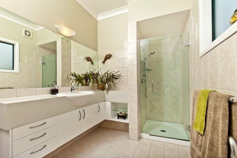 Photo of property in 56 Roland Road, Greenhithe, Auckland, 0632