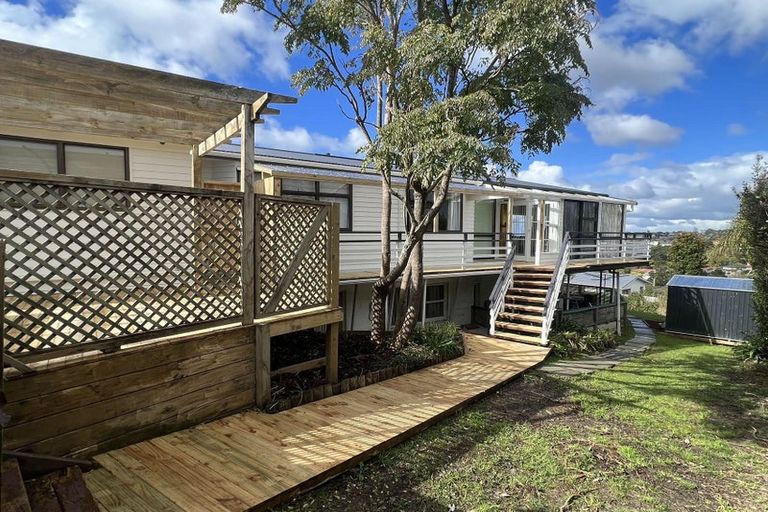 Photo of property in 166 Carlisle Road, Northcross, Auckland, 0632