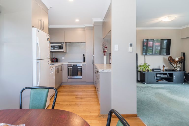 Photo of property in 22 Lynwood Place, Brookfield, Tauranga, 3110