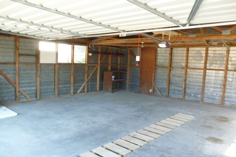 Photo of property in 74 Warren Crescent, Hillmorton, Christchurch, 8025