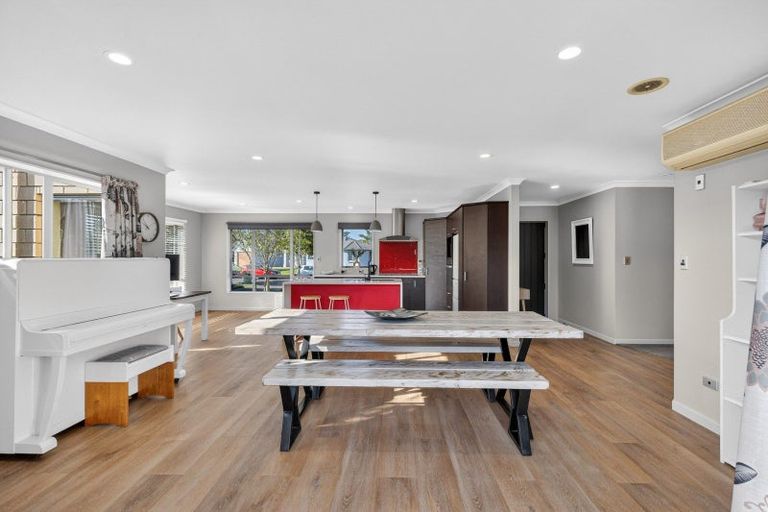 Photo of property in 18 Milbrook Place, Chartwell, Hamilton, 3210