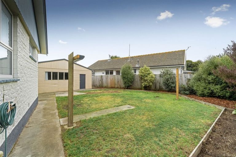 Photo of property in 2 Bidwell Place, Hillmorton, Christchurch, 8025
