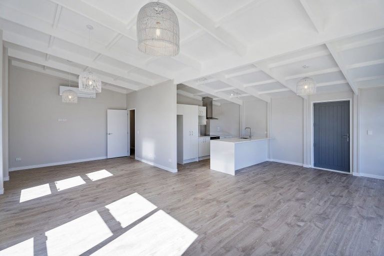 Photo of property in 8 Ngaroma Crescent, Whitianga, 3510