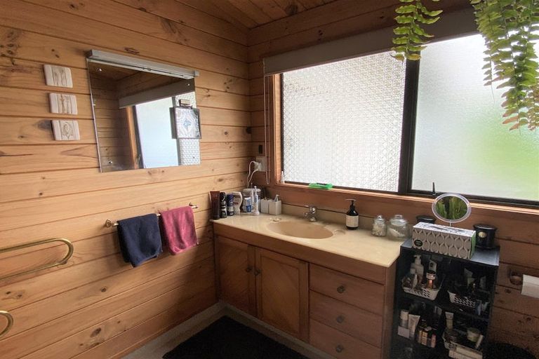 Photo of property in 10 Tui Grove, Paihia, 0200