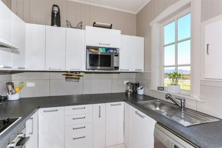 Photo of property in 242 Hull Road, Waiuku, 2682