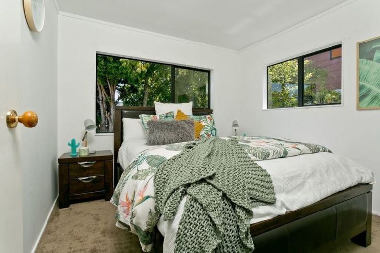 Photo of property in 2/157 Spinella Drive, Bayview, Auckland, 0629