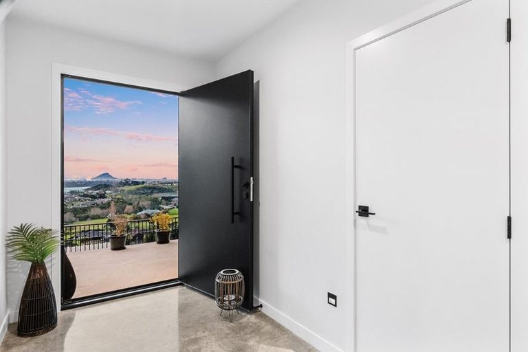 Photo of property in 42 Oceana Drive, Welcome Bay, Tauranga, 3175