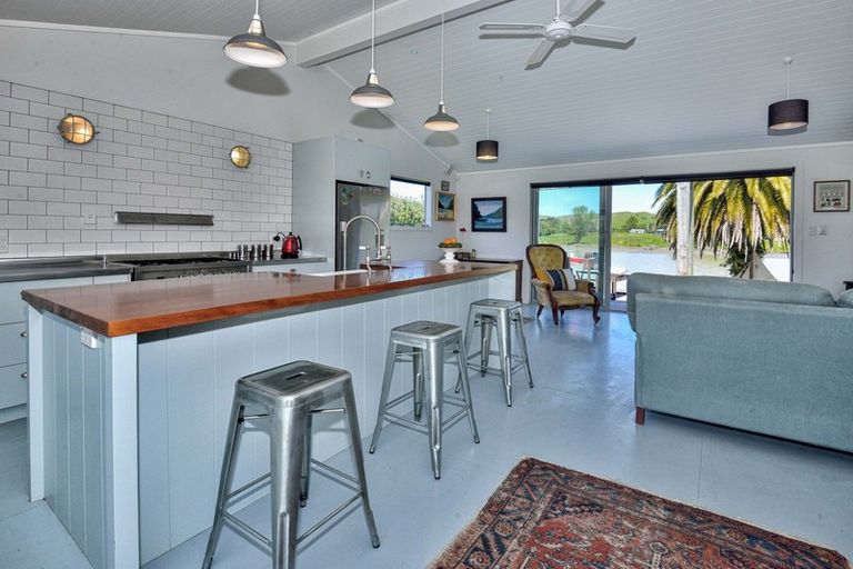 Photo of property in 14 Monkhouse Street, Tolaga Bay, 4077