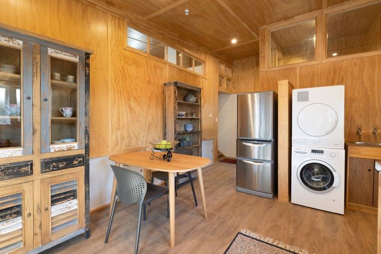 Photo of property in 90 Resolution Road, Welcome Bay, Tauranga, 3112