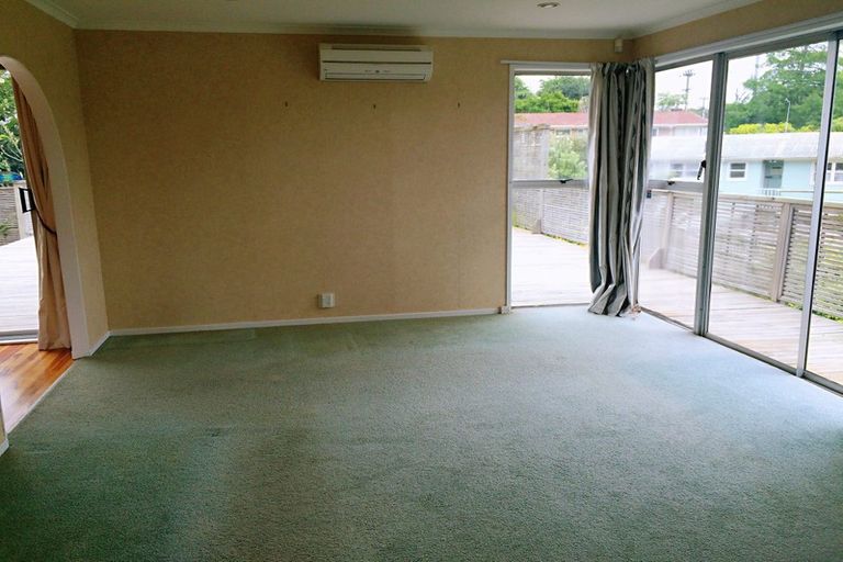 Photo of property in 149 Beach Haven Road, Beach Haven, Auckland, 0626