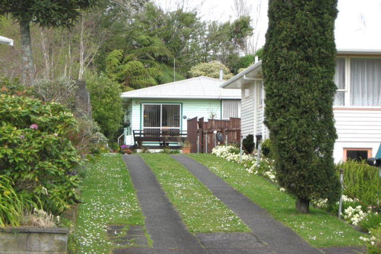 Photo of property in 17 Nash Street, Marfell, New Plymouth, 4310