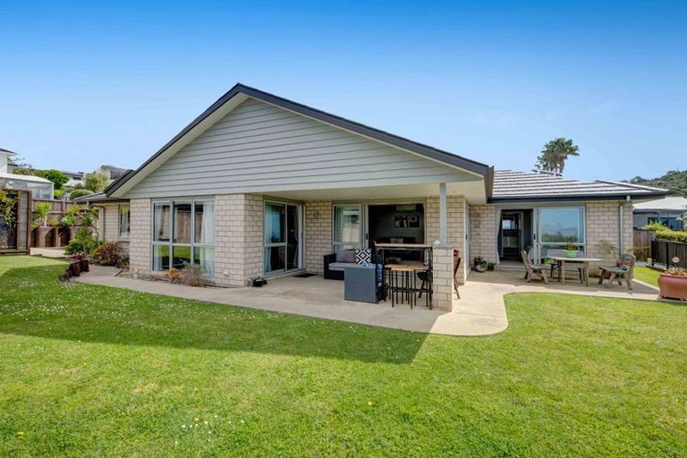 Photo of property in 16 Ariel Place, Snells Beach, 0920