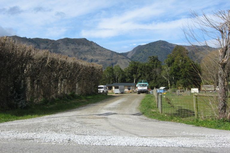 Photo of property in 98 Abel Tasman Drive, Takaka, 7110