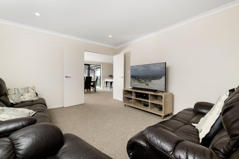 Photo of property in 4 Monaro Place, Papamoa, 3118