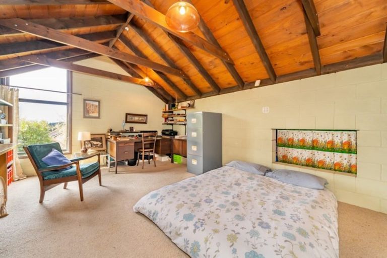 Photo of property in 16 Tapestry Grove, Silverstream, Upper Hutt, 5019