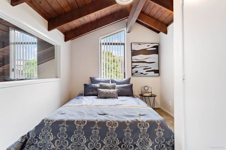 Photo of property in 54 Edgeworth Road, Glenfield, Auckland, 0629