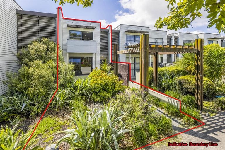 Photo of property in 37 The Track, Takanini, 2112