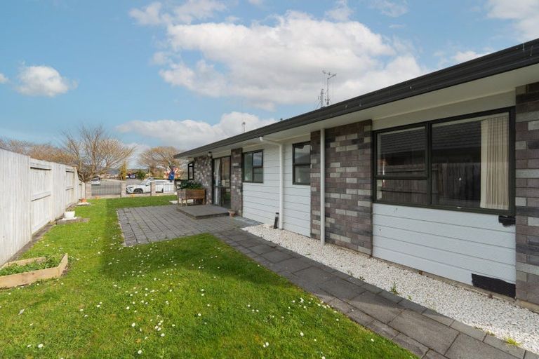 Photo of property in 10 Parnell Heights Drive, Kelvin Grove, Palmerston North, 4414