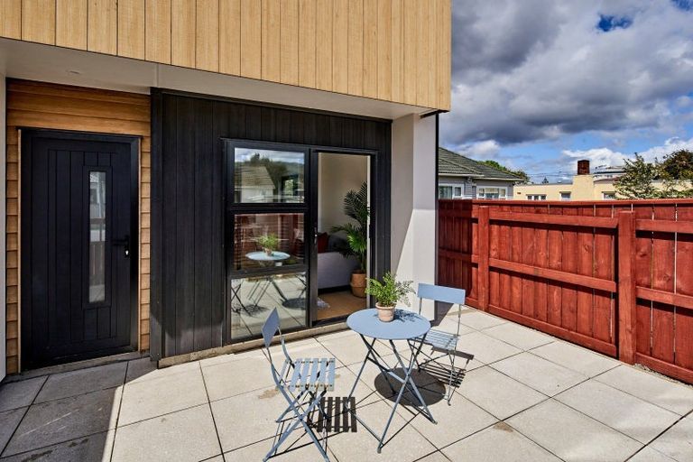 Photo of property in 2/892 High Street, Avalon, Lower Hutt, 5011