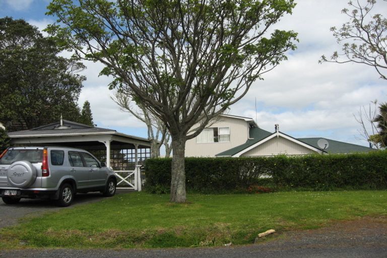 Photo of property in 79 Ferry Parade, Herald Island, Auckland, 0618