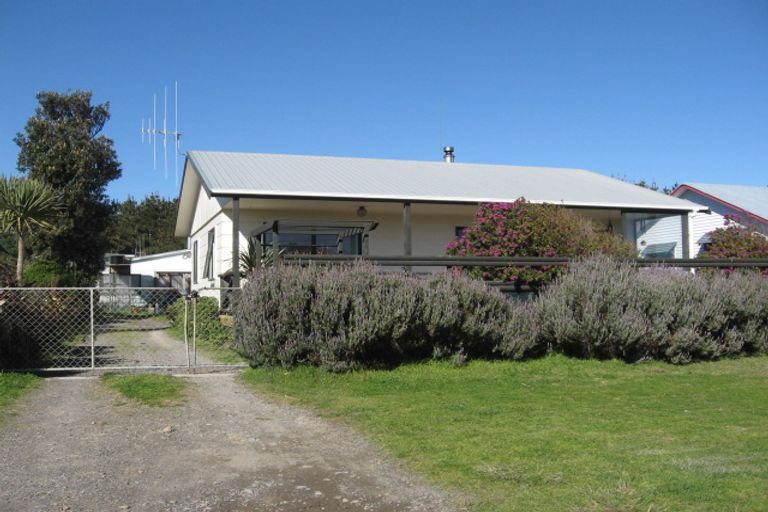 Photo of property in 72 Himatangi Street, Himatangi Beach, Foxton, 4891