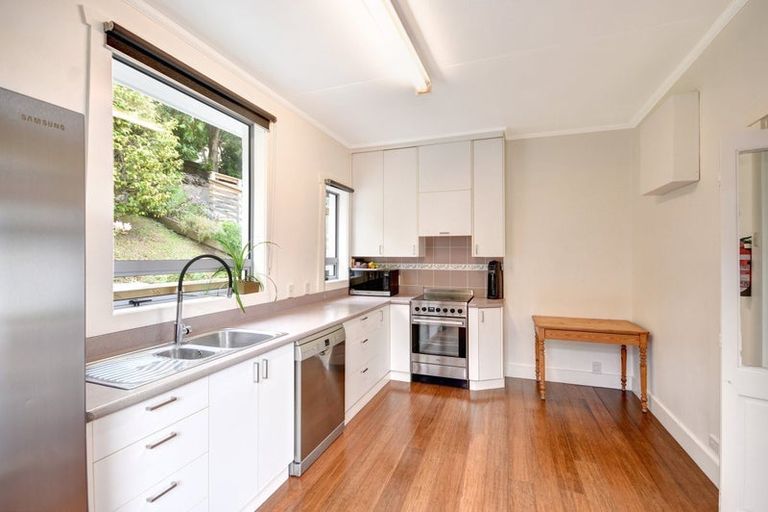 Photo of property in 2 Doon Street, Vauxhall, Dunedin, 9013