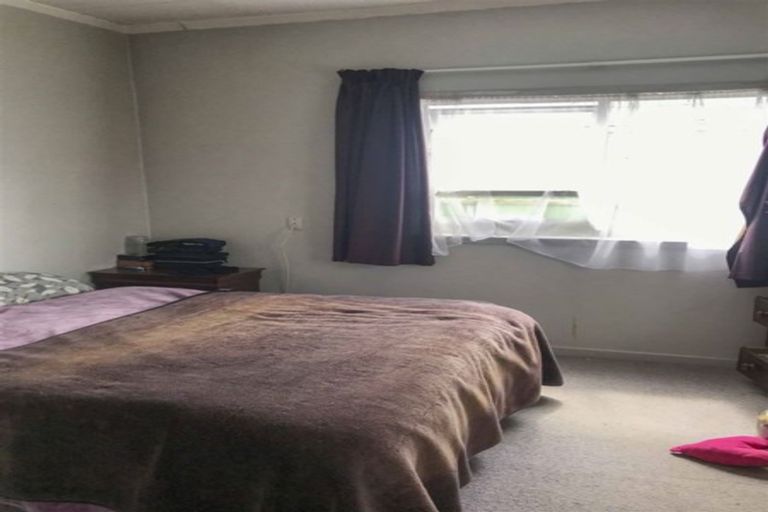 Photo of property in 63 Elles Road, Otautau, 9610