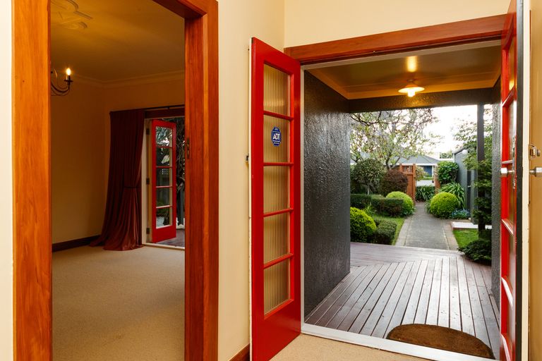 Photo of property in 21 Phoenix Avenue, Hokowhitu, Palmerston North, 4410