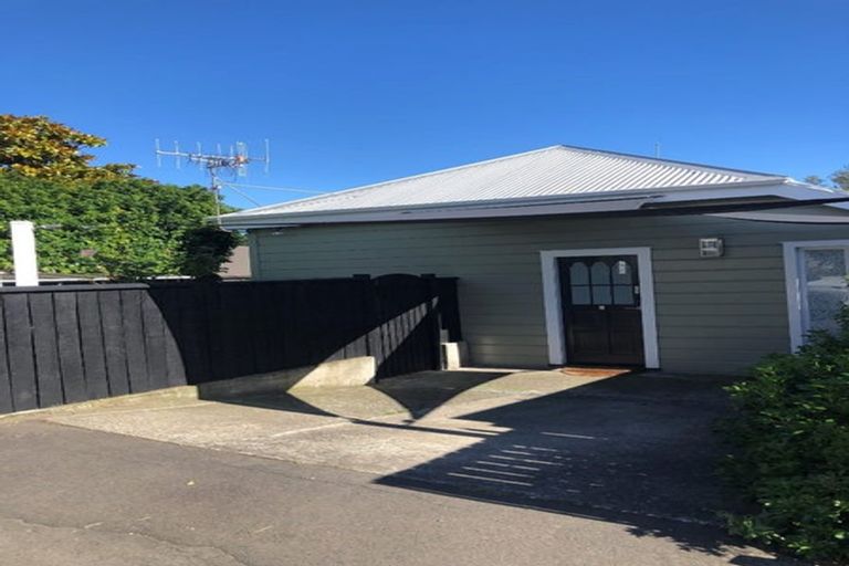 Photo of property in 22 Enfield Road, Hospital Hill, Napier, 4110