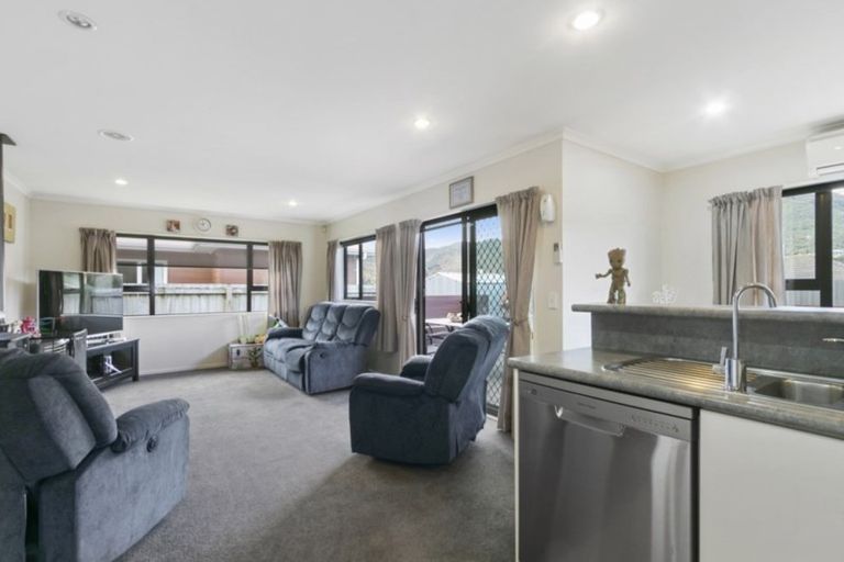 Photo of property in 13 Woodland Grove, Wainuiomata, Lower Hutt, 5014