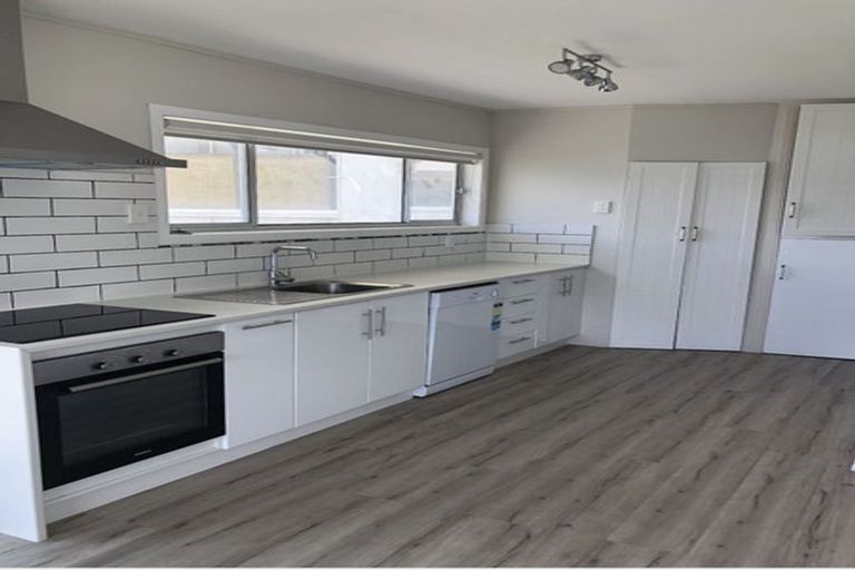 Photo of property in 43 Mayfair Crescent, Mairangi Bay, Auckland, 0630